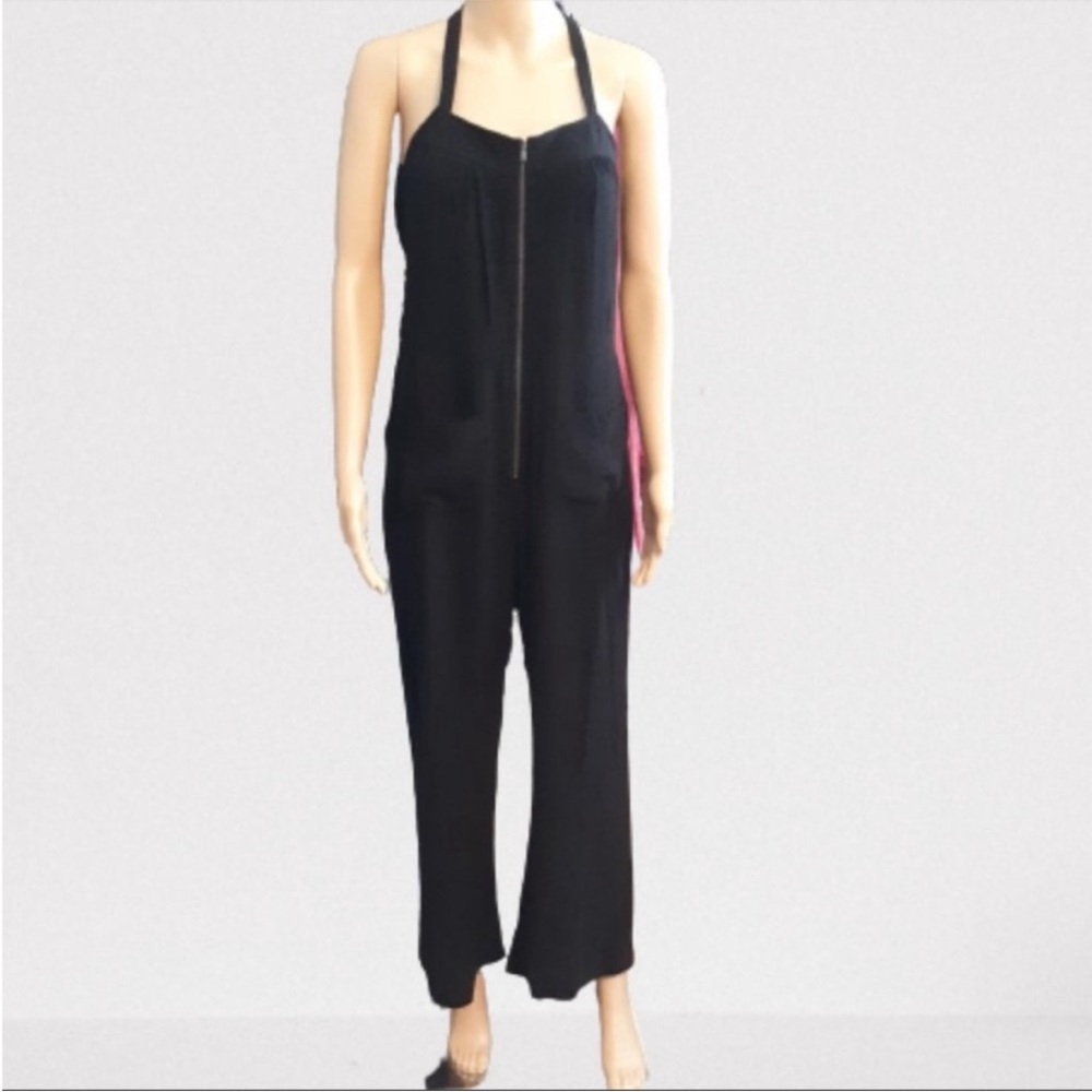 NWT Iron Fist I Heart Halter Zip
Overalls Jumpsuit Juniors in Black Size
small